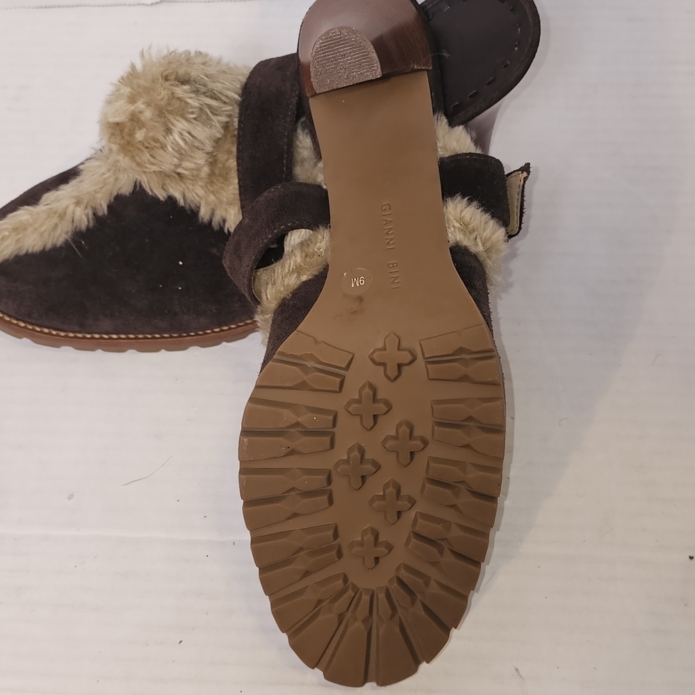 Gianni Bini Brown Suede Faux Fur Clog Heels – Size 9M